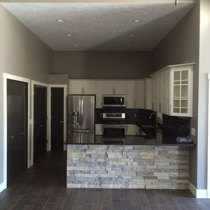 Meet your Posher, Farris